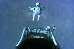 Felix Baumgartner Freefall Jump to Earth